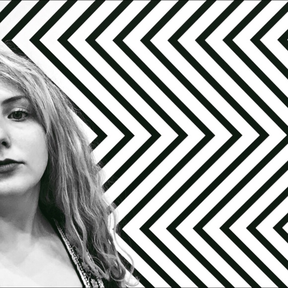 Meet your Posher, Julie - Picture 3 of 3